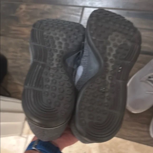 Nike Gray Sneakers - Picture 5 of 5